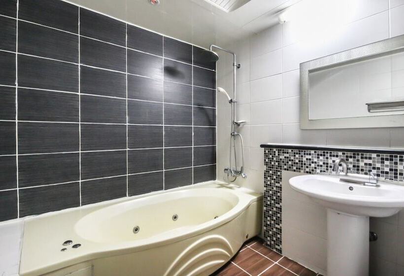 Motel Geochang Enter