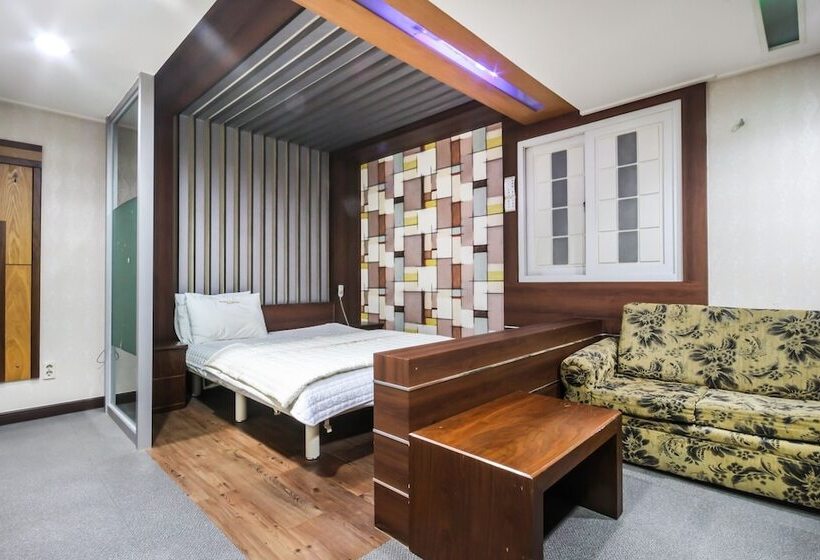 فندق على الطريق Geochang Enter