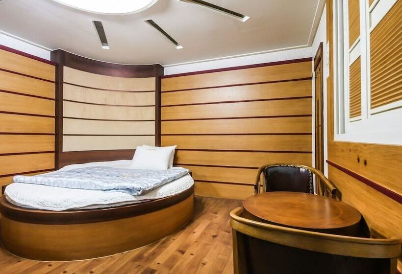 فندق على الطريق Geochang Enter