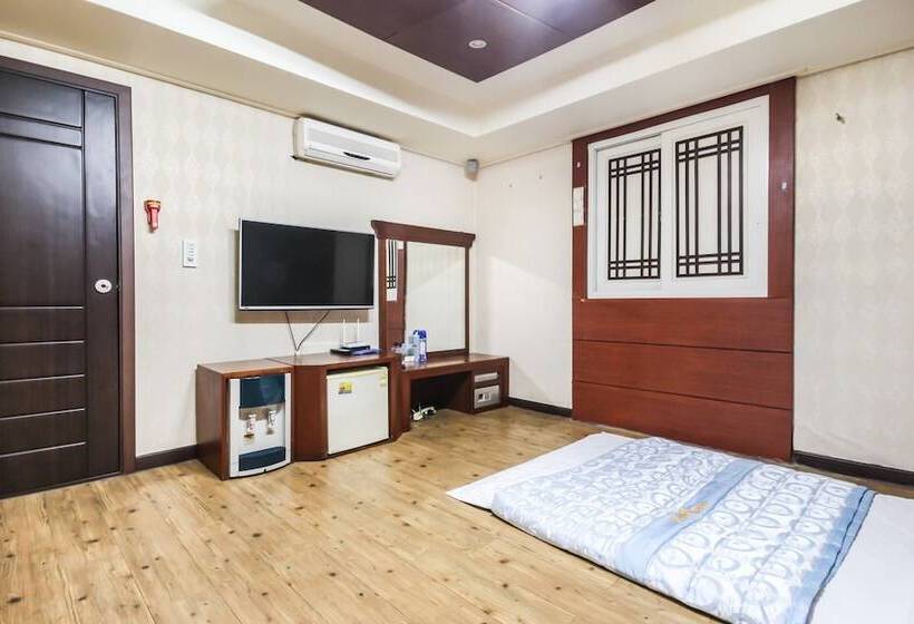 Motel Geochang Enter