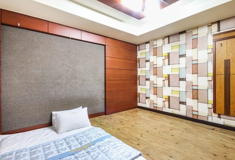 Motel Geochang Enter