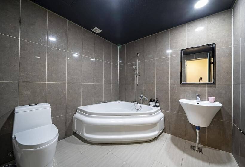 Motel Gongju Renaissance