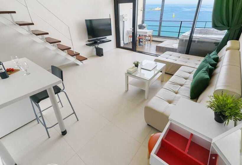 Pensione Goseong Croton Pool Villa