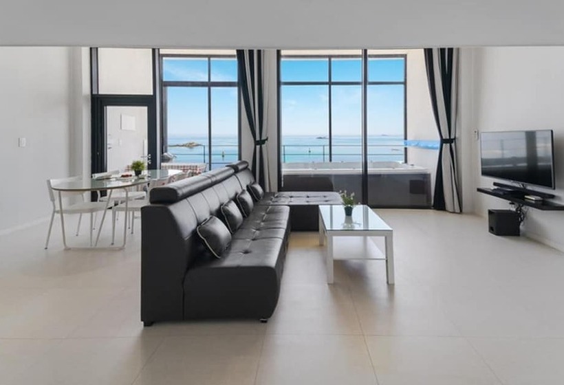 Pensione Goseong Croton Pool Villa