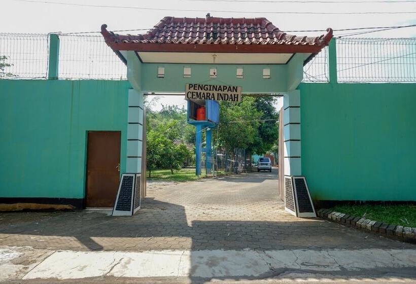 Пансион Reddoorz Syariah Near Sekuro Beach Jepara