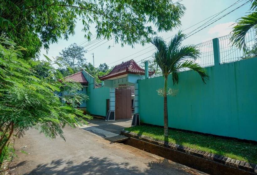 Пансион Reddoorz Syariah Near Sekuro Beach Jepara