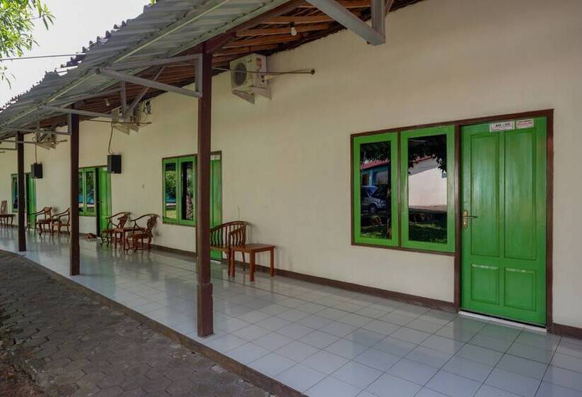 Пансион Reddoorz Syariah Near Sekuro Beach Jepara