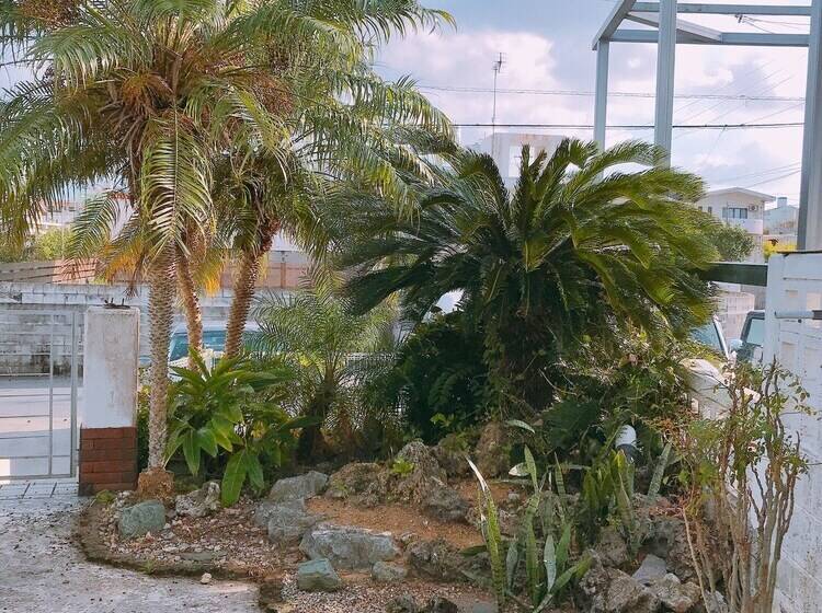 ペンション Yadokari Okinawa