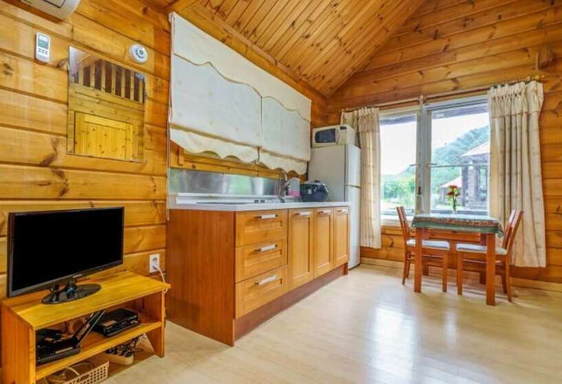 פנסיון Youngwol Your Castle Bed And Breakfast