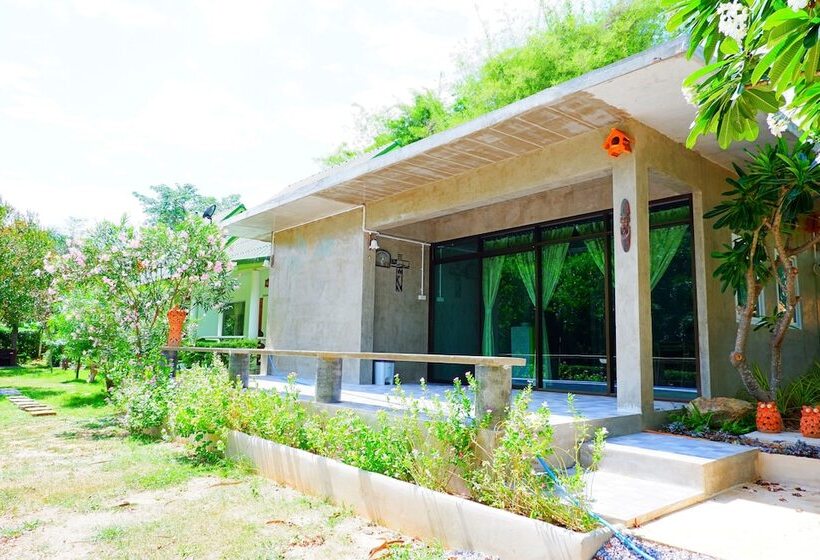 Отель Baan Lung Yod Resort Keangkrachan