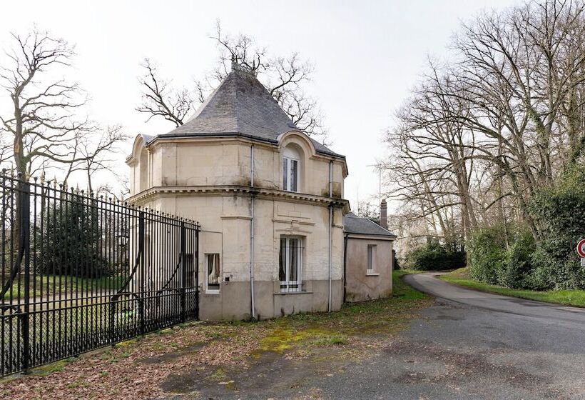 Отель Chateau De Tressé