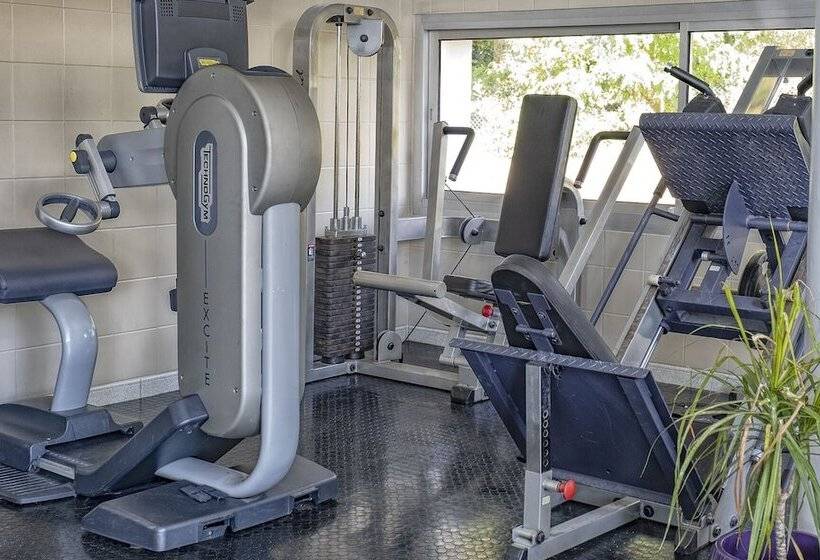 Отель Chateau De Tressé