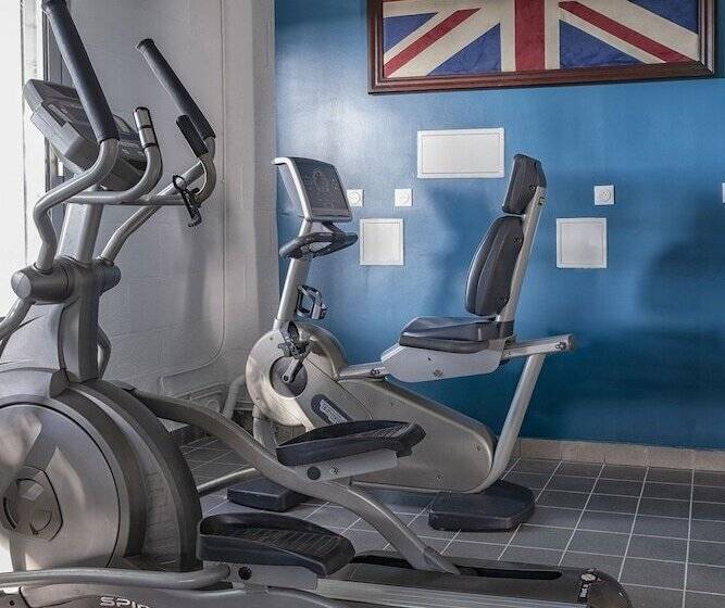 Отель Chateau De Tressé