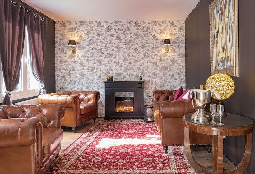 Отель Chateau De Tressé