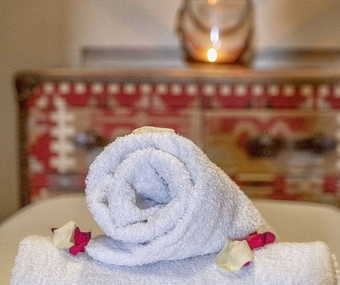 Отель Chateau De Tressé