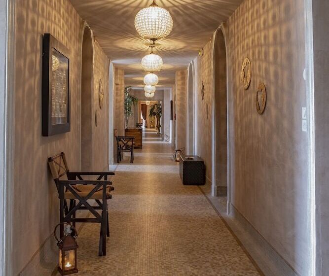 Отель Chateau De Tressé