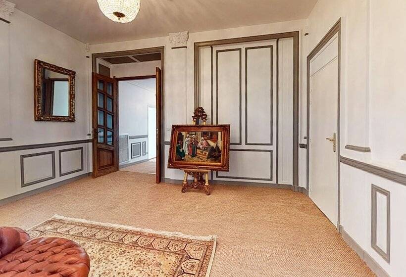 Отель Chateau De Tressé