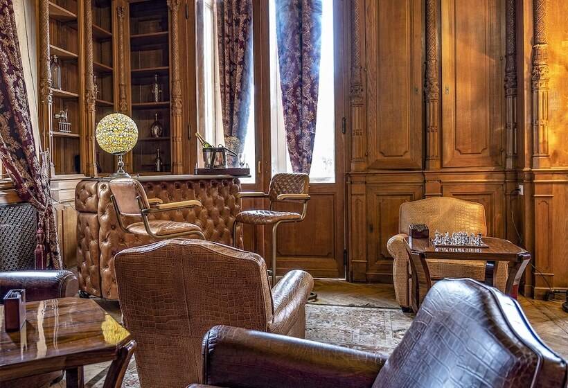 Отель Chateau De Tressé