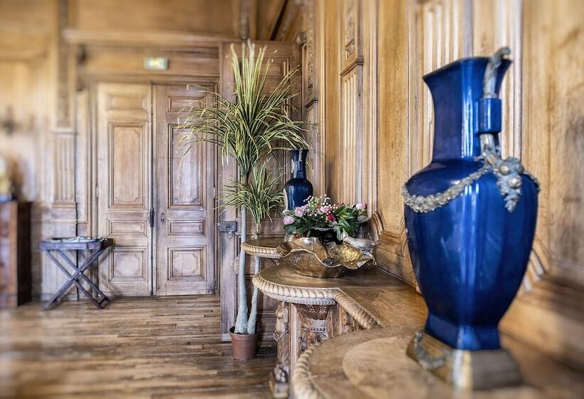 Отель Chateau De Tressé