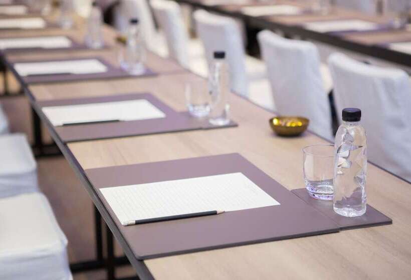 Отель Chateau De Tressé