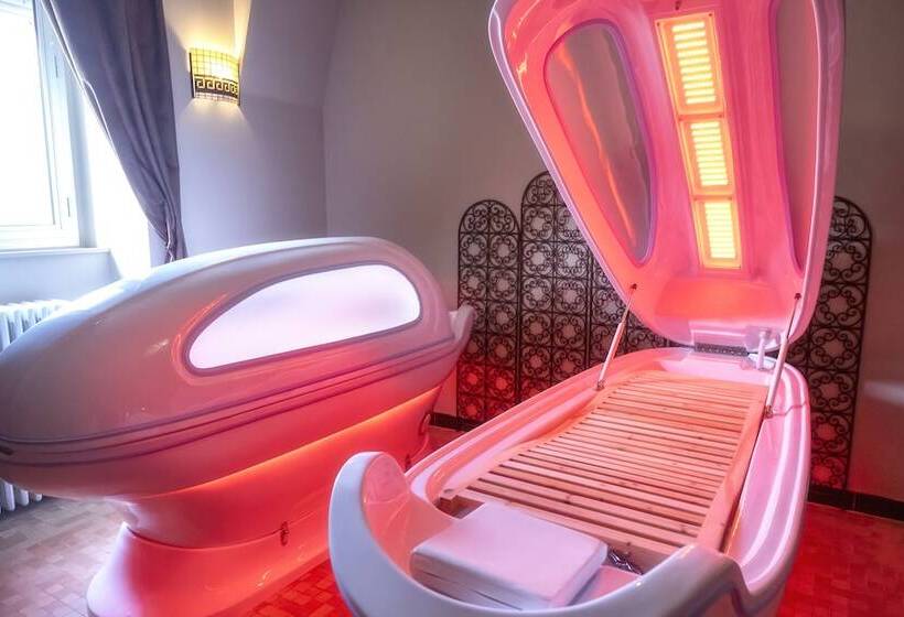 Отель Chateau De Tressé