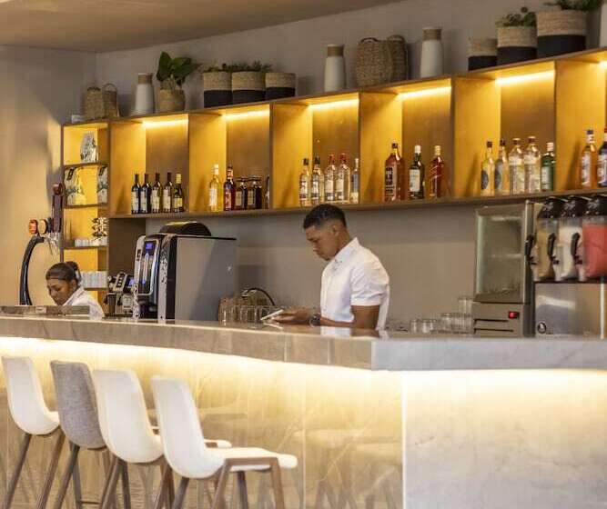 בית מלון כפרי Grand Sirenis San Andres