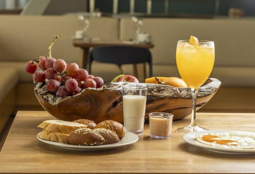 בית מלון כפרי Grand Sirenis San Andres