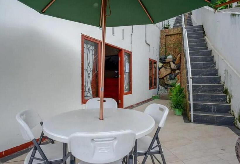 فندق Reddoorz At Makale Tana Toraja