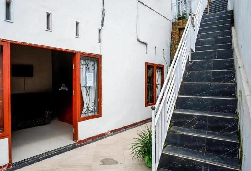 فندق Reddoorz At Makale Tana Toraja