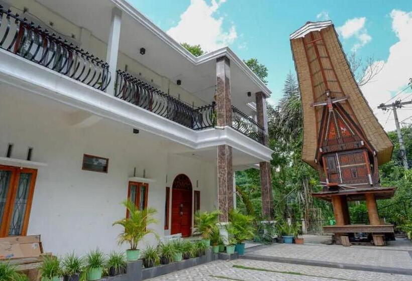 فندق Reddoorz At Makale Tana Toraja
