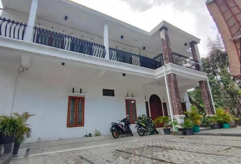 فندق Reddoorz At Makale Tana Toraja