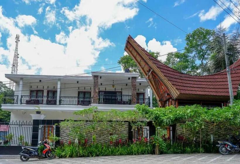 فندق Reddoorz At Makale Tana Toraja