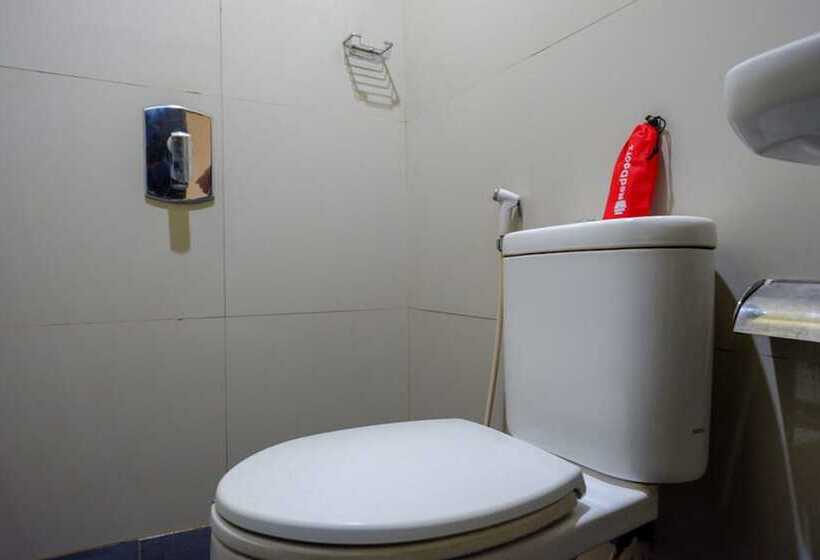 호텔 Reddoorz Near Citraland Waterpark Kendari