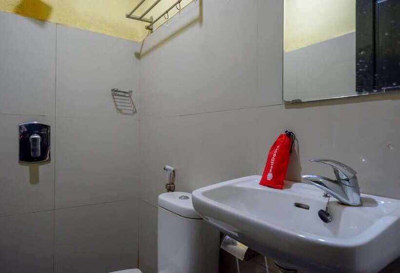 호텔 Reddoorz Near Citraland Waterpark Kendari