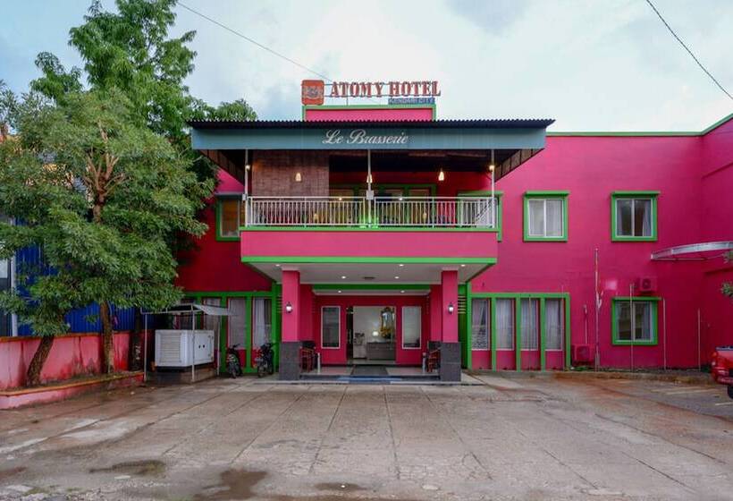 ホテル Reddoorz Near Citraland Waterpark Kendari