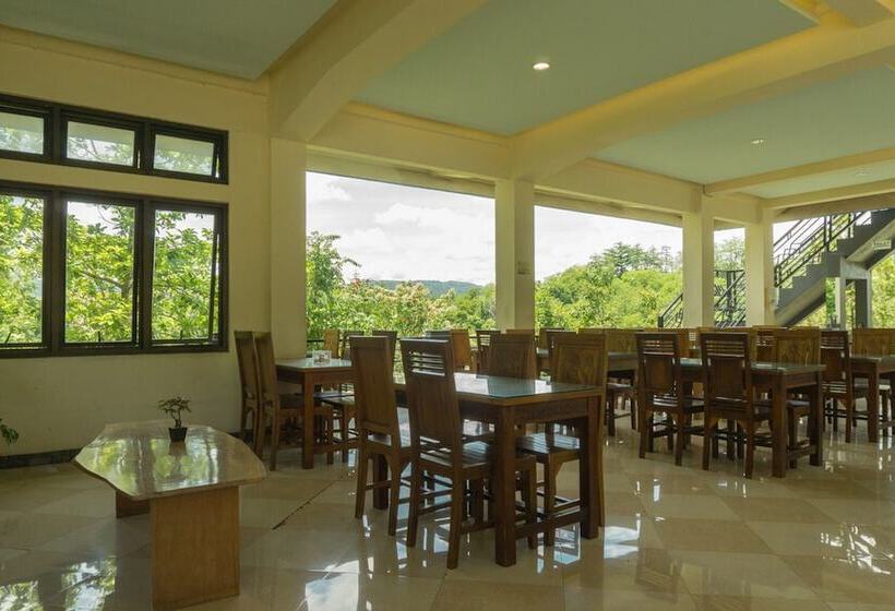 בית מלון כפרי Reddoorz @ Tambolaka Sumba