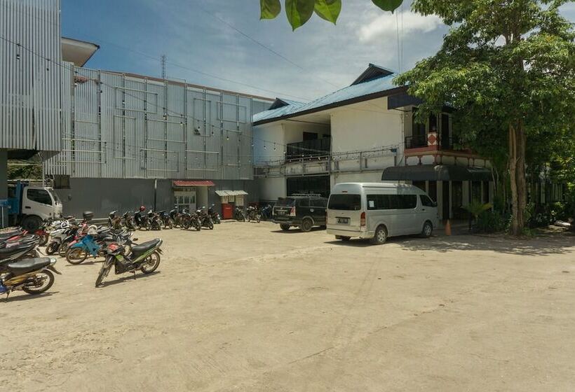 בית מלון כפרי Reddoorz @ Tambolaka Sumba