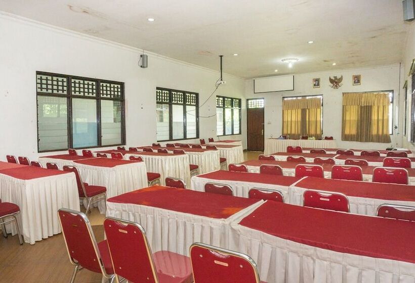 בית מלון כפרי Reddoorz @ Tambolaka Sumba