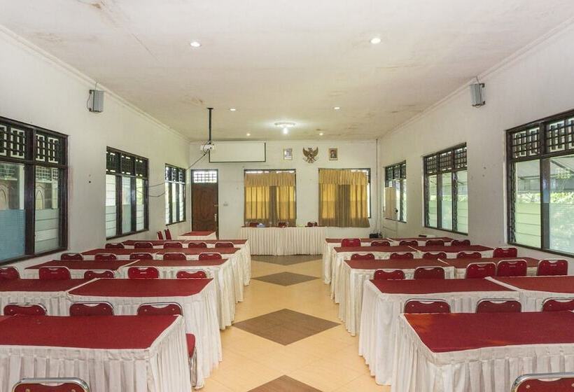 בית מלון כפרי Reddoorz @ Tambolaka Sumba