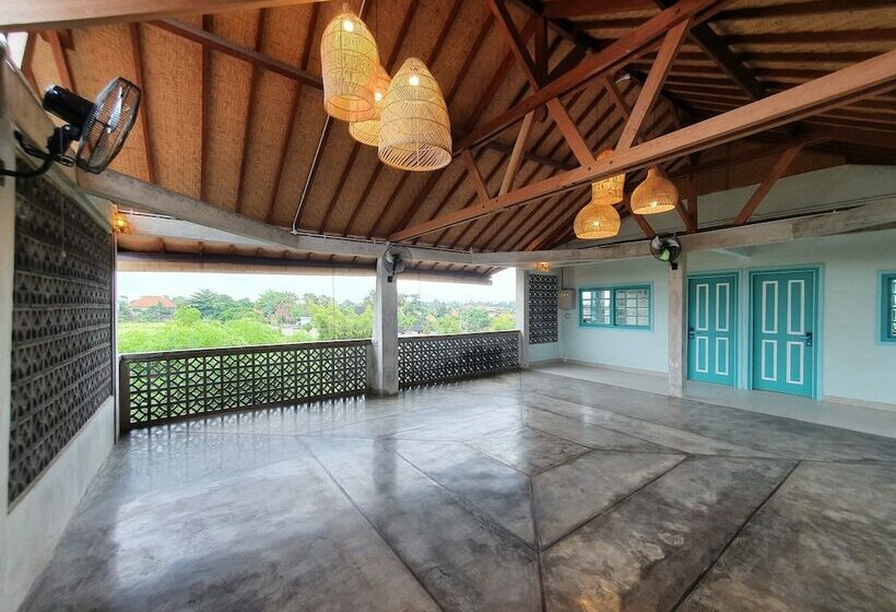 Kosta Hostel Berawa