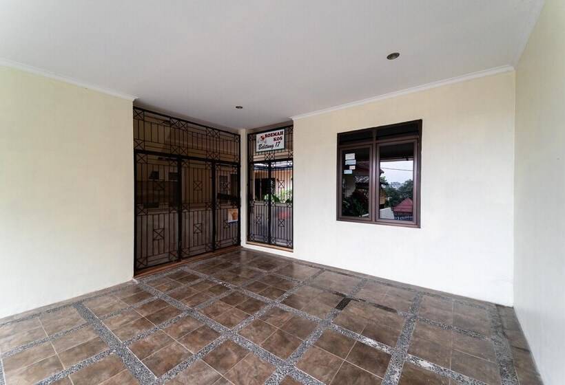 Pensjonat Koolkost Syariah Near Botani Square Mall