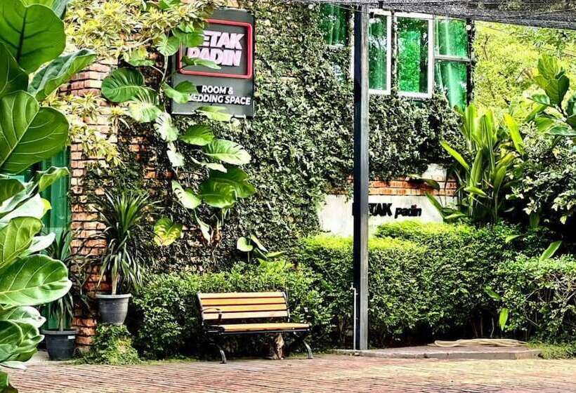 بنسيون Petak Padin Cottage By The Pool, Kepala Batas Penang