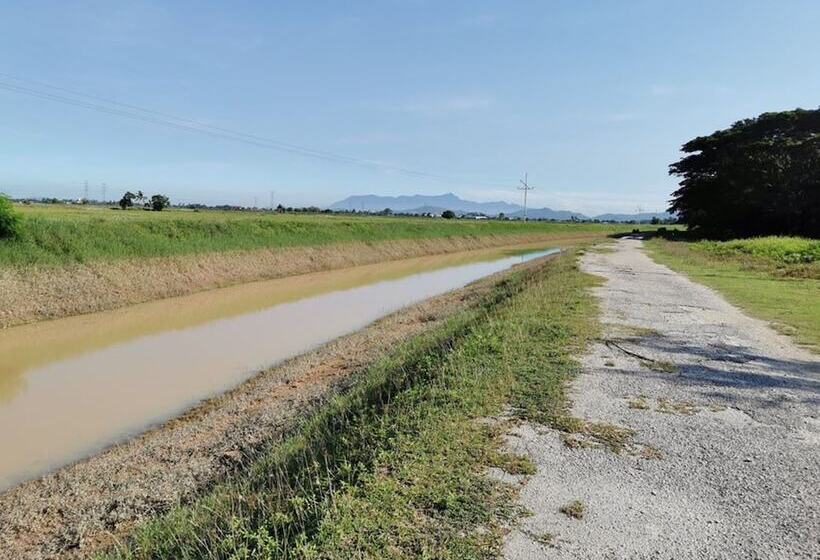 بنسيون Petak Padin Cottage By The Pool, Kepala Batas Penang