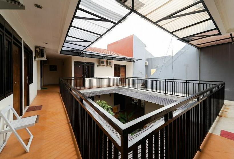 Pensjonat Koolkost Syariah Near Botani Square Mall