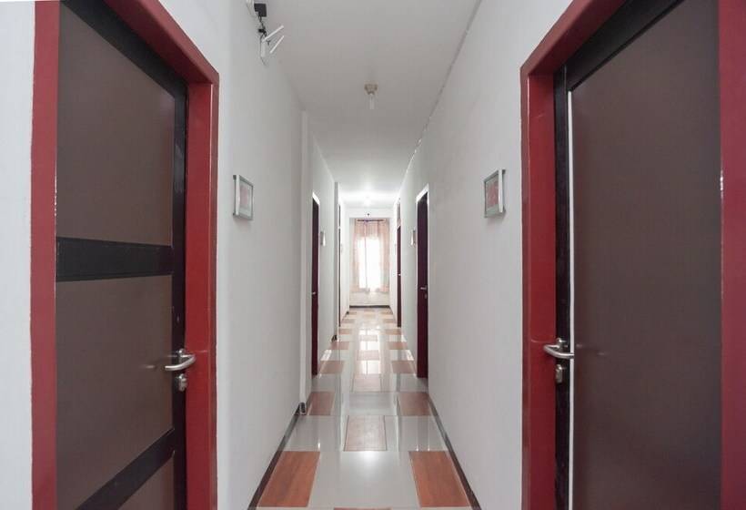 펜션 Reddoorz Near Jembatan Makalam Jambi