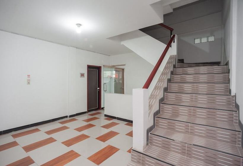 펜션 Reddoorz Near Jembatan Makalam Jambi