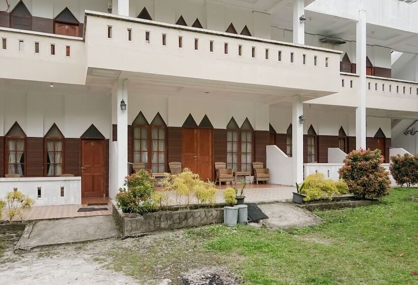 פנסיון Reddoorz Plus @ Jalan Tugu Silalahi Tongging