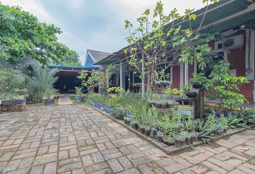 פנסיון Reddoorz Syariah @ Lafa Park Adventure