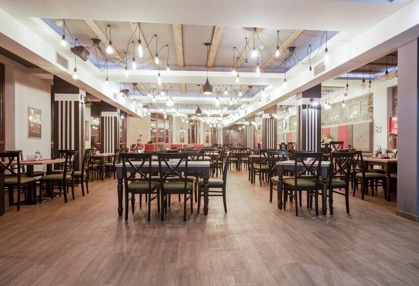 Sky Cabin Apartments