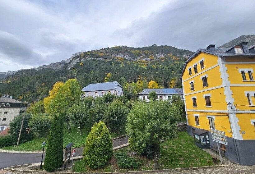 Apartamentos Canfranc 3000
